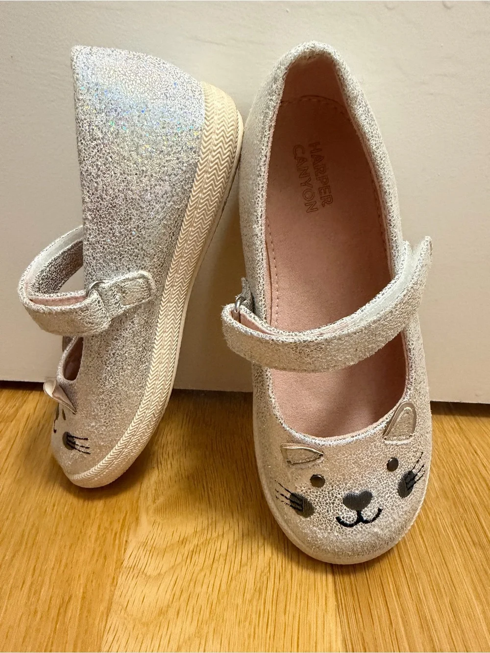 Harper Canyon Silver Glitter Cat Mary Jane Shoes